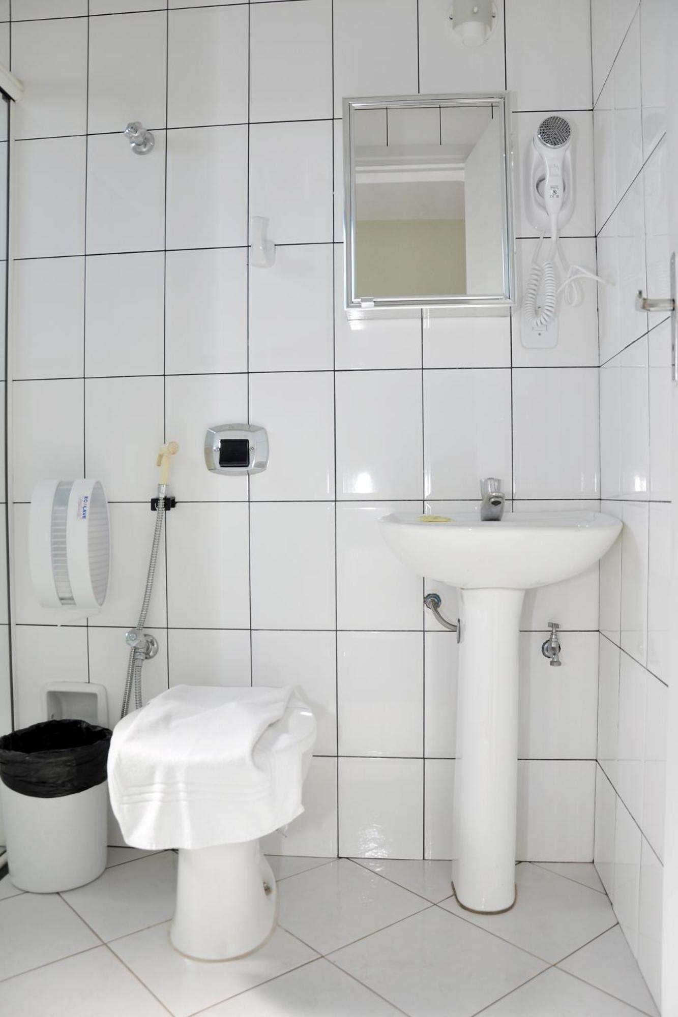 Hotel Carolina Plaza Uberaba Phòng bức ảnh